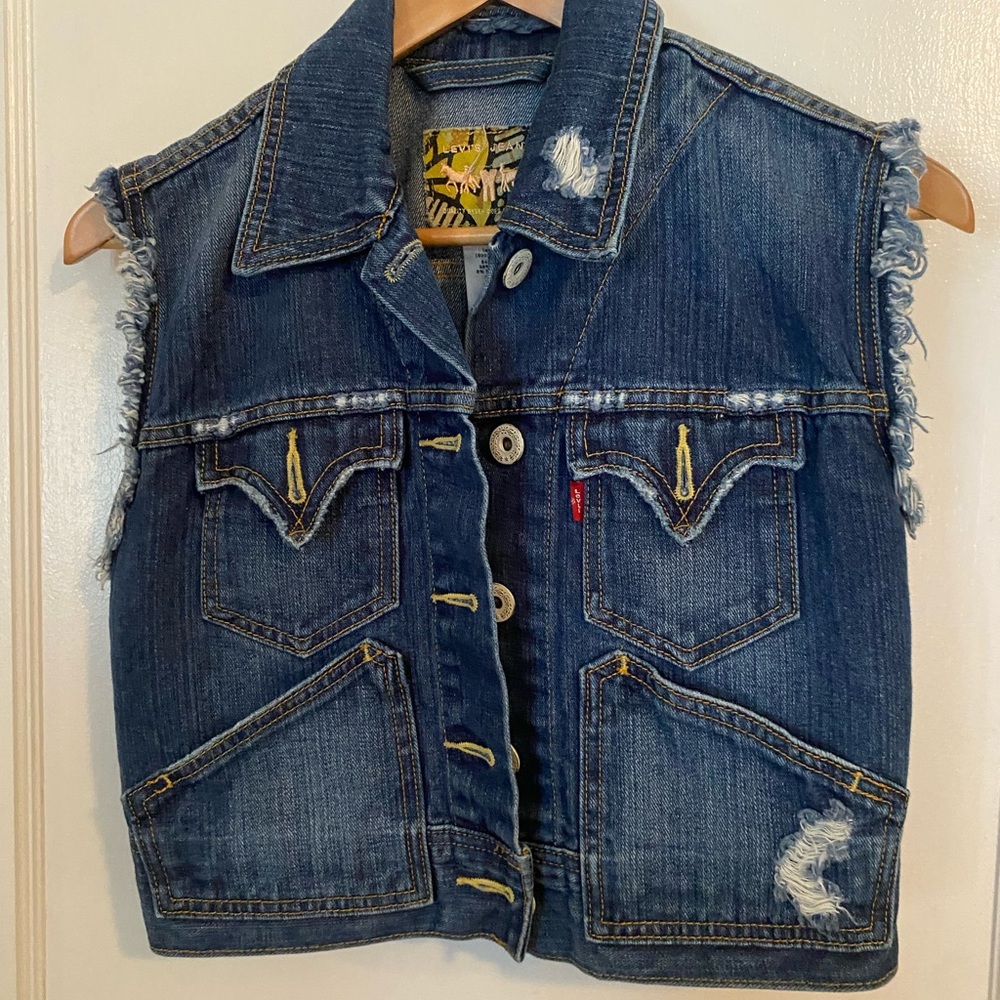 Levi’s Denim Sleeveless Vest with Distressed Details